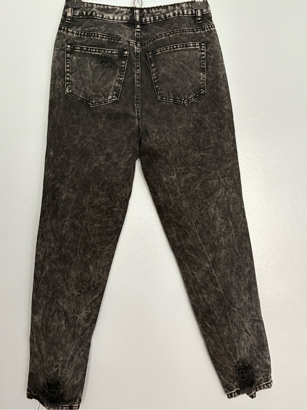 Fashion Nova Black High-Rise Ripped Mom Jeans size: 3 - Picture 5 of 10